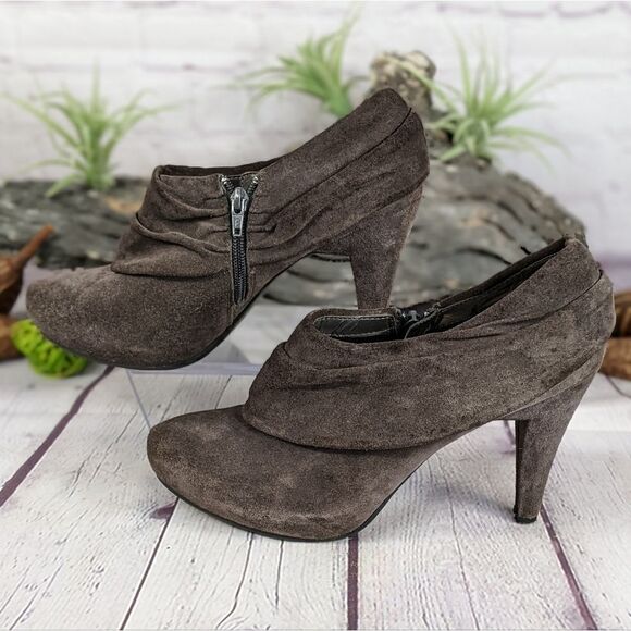 Worthington Charcoal Suede Side Zip Heeled Ankle Booties - Picture 3 of 9